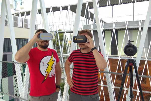 Superlumen orienta a los clientes sobre las gafas de VR Parque Científico de Murcia